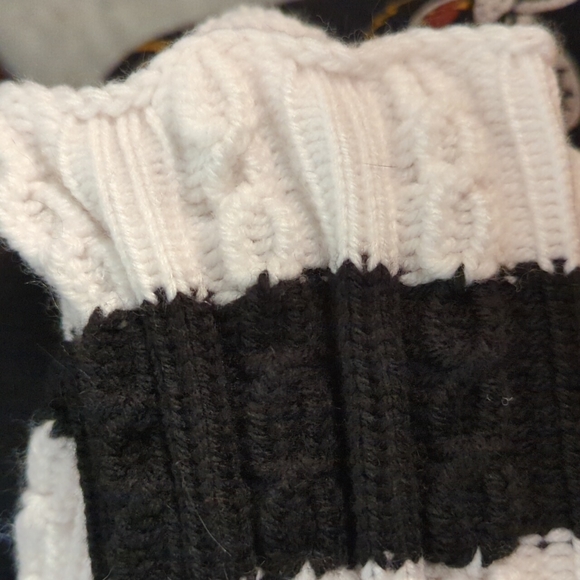 Hand knitted legwarmers - Picture 3 of 3